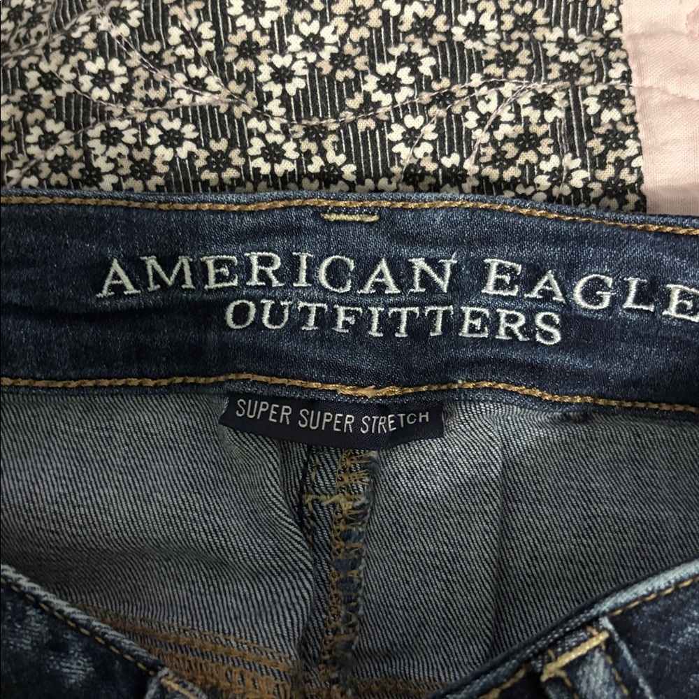 American Eagle Outfitters Women's Skinny Jeans in Dark Blue Wash - Picture 3 of 8
